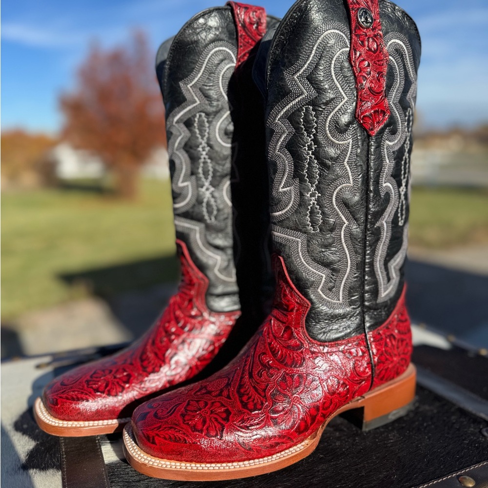 Red and Black Western Women’s Boots